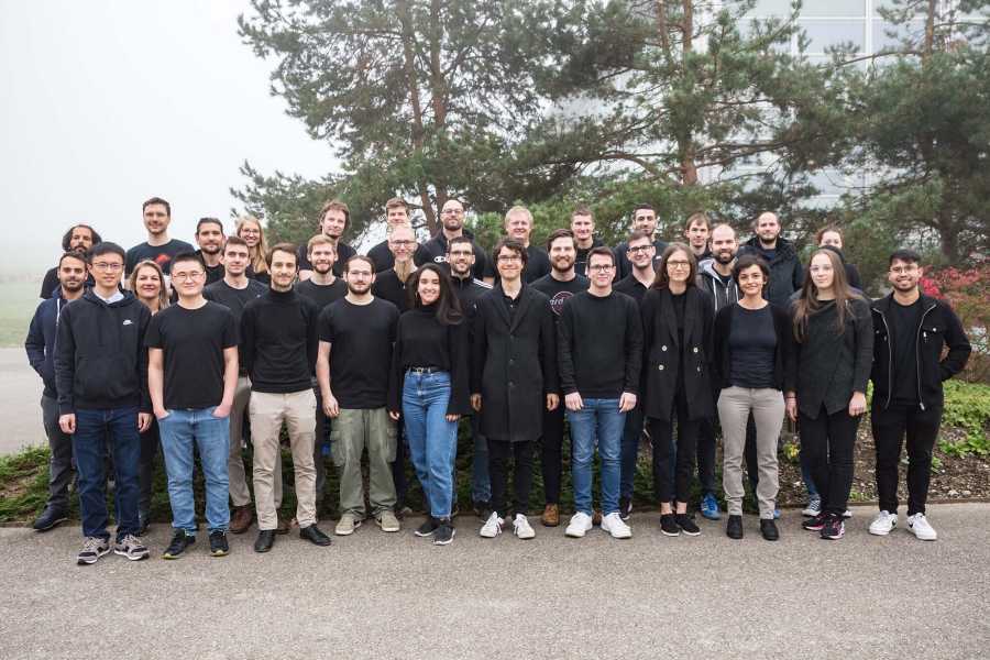 Enlarged view: Group picture with students October 2021